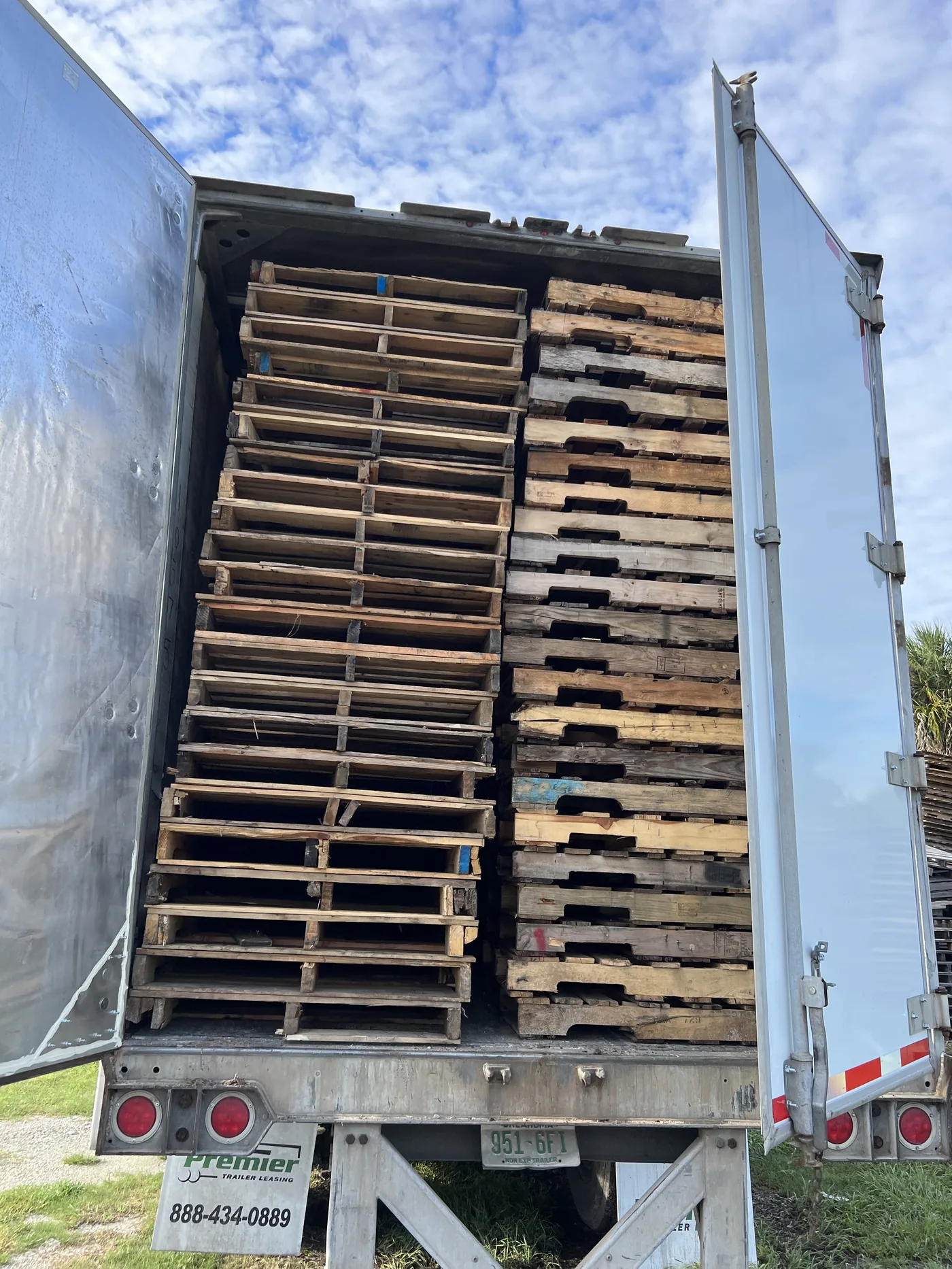 Automotive pallets