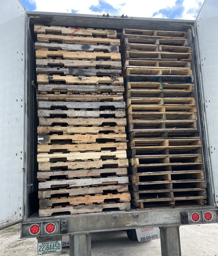 Pallet yard trailer